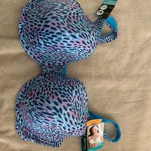 NWT Vanity Fair bra 38DD.